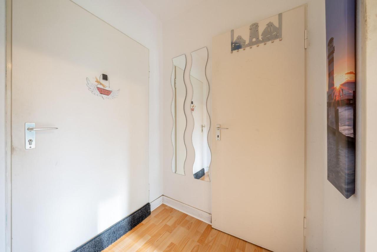 Private Apartment *