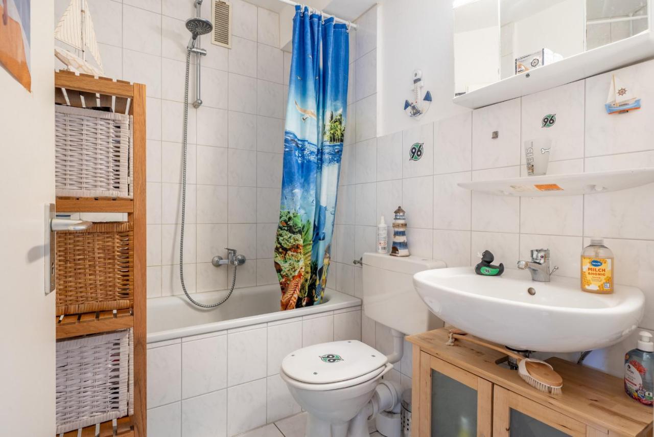 Private Apartment *